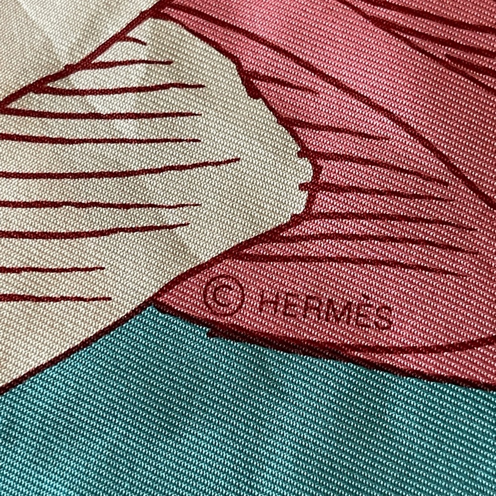 Hermès Stole Etude Pour Un Iris-Arc En Ciel silk scarf. - Picture 15 of 16